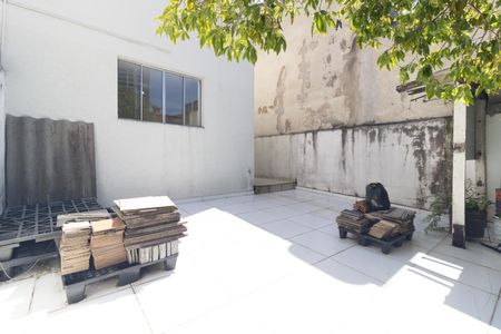 Casa à venda com 125m², 4 quartos e 2 vagasQuintal