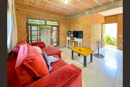 Casa para alugar com 92m², 2 quartos e 2 vagasSala de TV