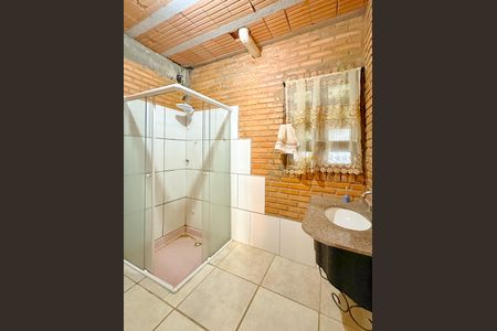 Casa para alugar com 92m², 2 quartos e 2 vagasBanheiro