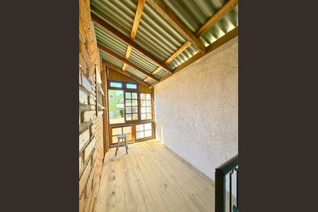 Casa para alugar com 92m², 2 quartos e 2 vagasEscritório