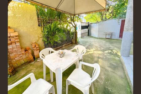 Casa para alugar com 92m², 2 quartos e 2 vagasÁrea externa