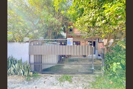 Casa para alugar com 92m², 2 quartos e 2 vagasFachada