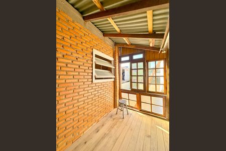 Casa para alugar com 92m², 2 quartos e 2 vagasEscritório