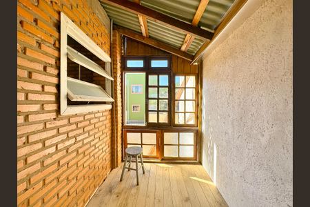 Casa para alugar com 92m², 2 quartos e 2 vagasEscritório