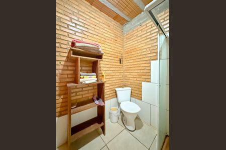 Casa para alugar com 92m², 2 quartos e 2 vagasBanheiro