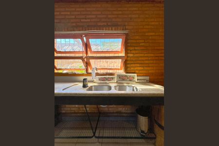 Casa para alugar com 92m², 2 quartos e 2 vagasCozinha