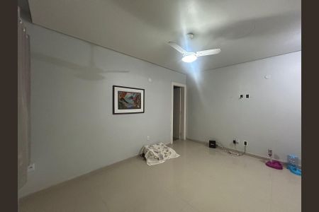 Casa à venda com 122m², 2 quartos e 1 vaga Casa à venda com 122m², 2 quartos e 1 vagaSala