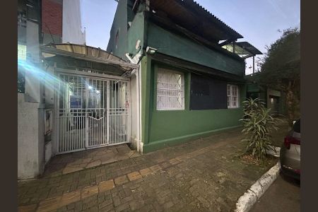 Casa à venda com 122m², 2 quartos e 1 vaga Casa à venda com 122m², 2 quartos e 1 vagaFachada