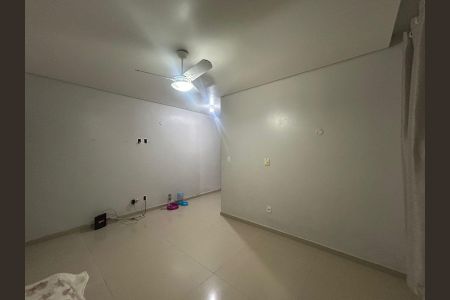 Casa à venda com 122m², 2 quartos e 1 vaga Casa à venda com 122m², 2 quartos e 1 vagaSala