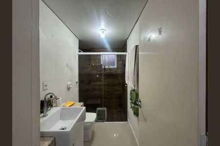 Casa à venda com 122m², 2 quartos e 1 vaga Casa à venda com 122m², 2 quartos e 1 vagaBanheiro