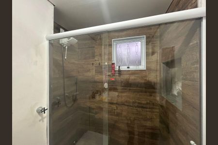 Casa à venda com 122m², 2 quartos e 1 vaga Casa à venda com 122m², 2 quartos e 1 vagaBanheiro