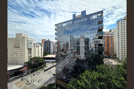 Apartamento à venda com 160m², 4 quartos e 3 vagasVista da Suíte 1