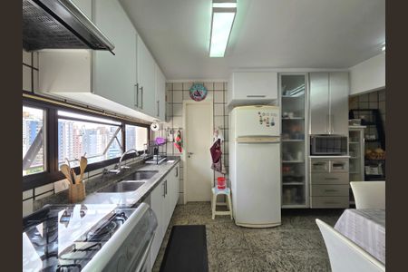 Apartamento à venda com 160m², 4 quartos e 3 vagasCozinha