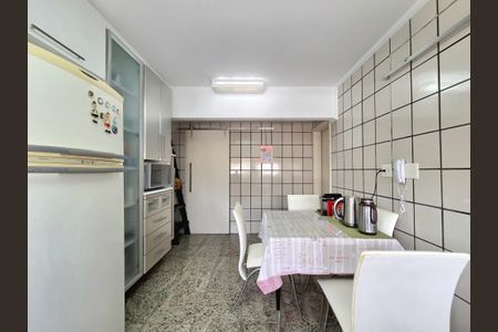 Apartamento à venda com 160m², 4 quartos e 3 vagasCozinha