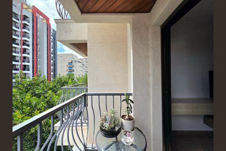 Apartamento à venda com 160m², 4 quartos e 3 vagasVaranda da Suíte 1