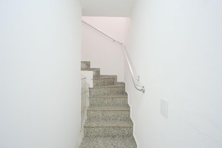 Casa para alugar com 175m², 4 quartos e 1 vagaEscada