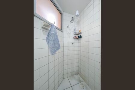 Banheiro de apartamento para alugar com 2 quartos, 55m² em Bandeiras, Osasco