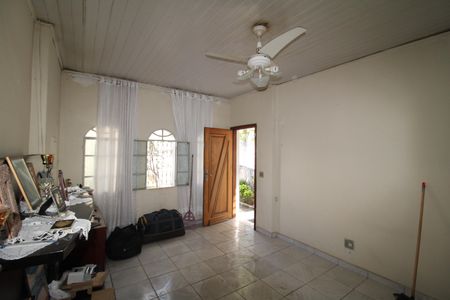 Sala de casa para alugar com 2 quartos, 250m² em Jardim Primavera, São Paulo