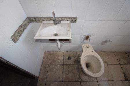 Casa para alugar com 250m², 2 quartos e 4 vagasCasa 2 - Banheiro