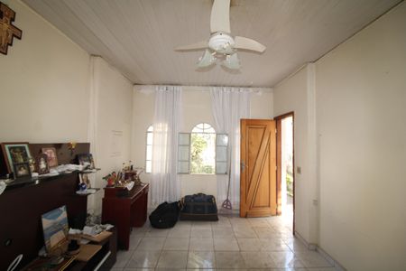 Casa para alugar com 250m², 2 quartos e 4 vagasSala
