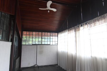 Casa de condomínio à venda com 229m², 5 quartos e 2 vagasTerraço