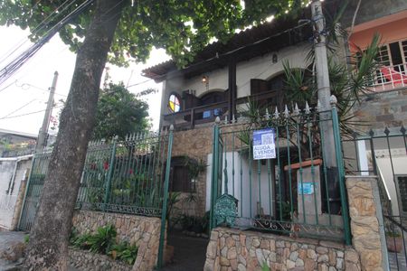 Casa de condomínio à venda com 229m², 5 quartos e 2 vagasPlaca