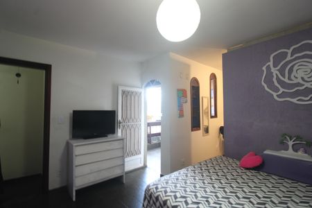 Casa de condomínio à venda com 229m², 5 quartos e 2 vagasQuarto 1