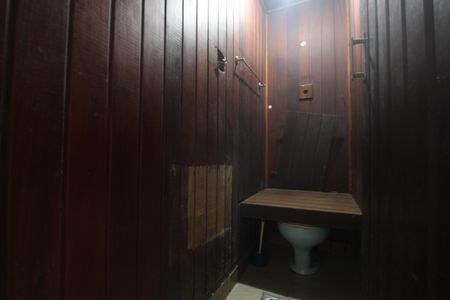 Casa de condomínio à venda com 229m², 5 quartos e 2 vagasÁrea de serviço - Banheiro