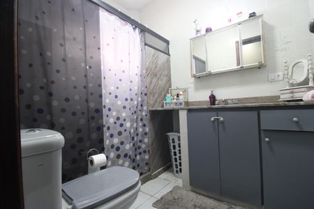 Casa de condomínio à venda com 229m², 5 quartos e 2 vagasBanheiro social