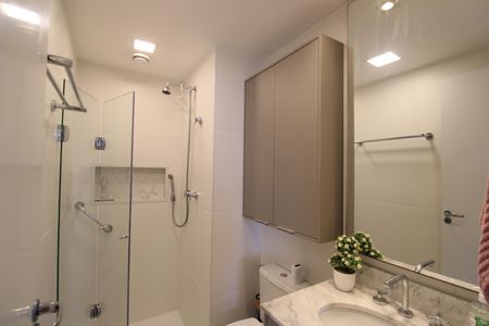 Apartamento para alugar com 167m², 3 quartos e 2 vagasBanheiro social