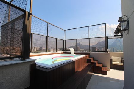 Apartamento para alugar com 167m², 3 quartos e 2 vagasPiscina