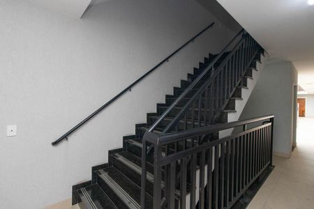 Apartamento à venda com 44m², 2 quartos e 1 vagaEscada