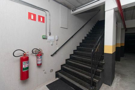Apartamento à venda com 44m², 2 quartos e 1 vagaEscada
