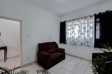 Casa para alugar com 110m², 2 quartos e sem vaga Casa para alugar com 110m², 2 quartos e sem vagaSala