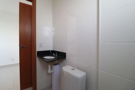 Apartamento para alugar com 57m², 2 quartos e 2 vagasBanheiro do Quarto 2