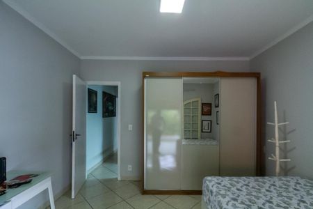 Casa à venda com 200m², 3 quartos e 2 vagasQuarto 1