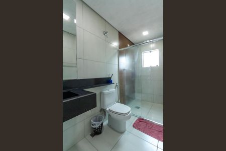 Casa à venda com 200m², 3 quartos e 2 vagasBanheiro da Suíte