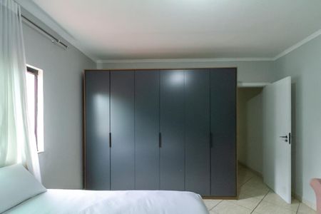 Casa à venda com 200m², 3 quartos e 2 vagasSuíte