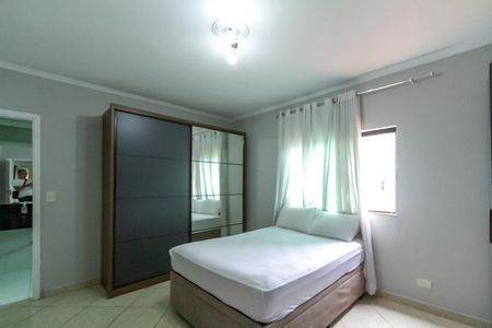 Casa à venda com 200m², 3 quartos e 2 vagasSuíte