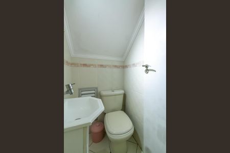 Casa à venda com 200m², 3 quartos e 2 vagasLavabo