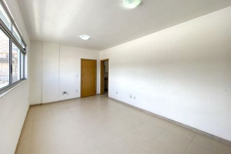 Apartamento à venda com 80m², 3 quartos e 1 vaga Apartamento à venda com 80m², 3 quartos e 1 vagaSala