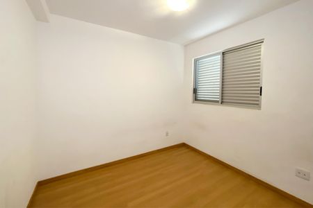 Apartamento à venda com 80m², 3 quartos e 1 vaga Apartamento à venda com 80m², 3 quartos e 1 vagaQuarto 2