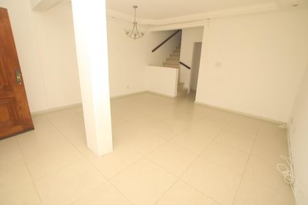Sala de casa de condomínio para alugar com 3 quartos, 135m² em Stella Maris, Salvador