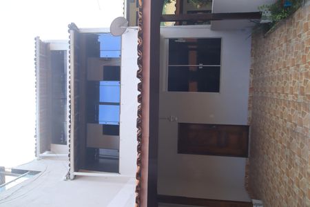 Casa de condomínio para alugar com 135m², 3 quartos e 2 vagasFachada