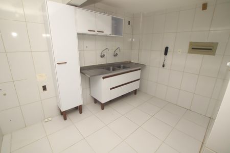 Casa de condomínio para alugar com 135m², 3 quartos e 2 vagasCozinha