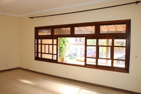 Casa de Condomínio para alugar com 4 quartos, 288m² em Chácara Roselândia - Cotia - Sp, Cotia