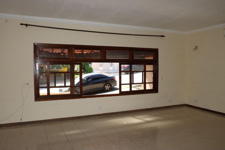 Casa de Condomínio para alugar com 4 quartos, 288m² em Chácara Roselândia - Cotia - Sp, Cotia