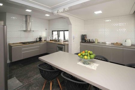 Apartamento para alugar com 198m², 3 quartos e 3 vagas Apartamento para alugar com 198m², 3 quartos e 3 vagasCozinha