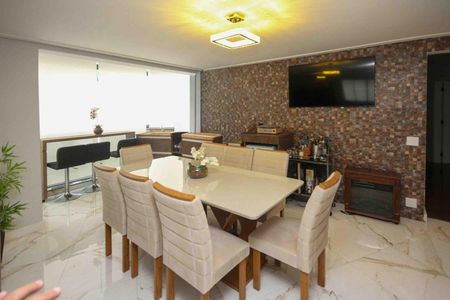 Apartamento para alugar com 198m², 3 quartos e 3 vagas Apartamento para alugar com 198m², 3 quartos e 3 vagasSala de Jantar