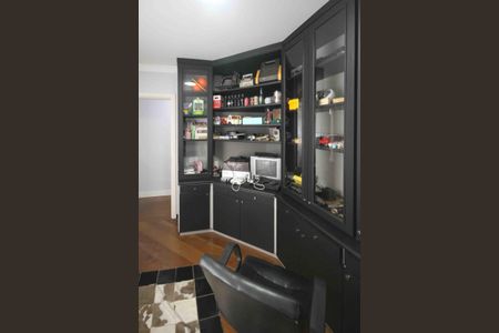 Apartamento à venda com 198m², 4 quartos e 3 vagasEscritório